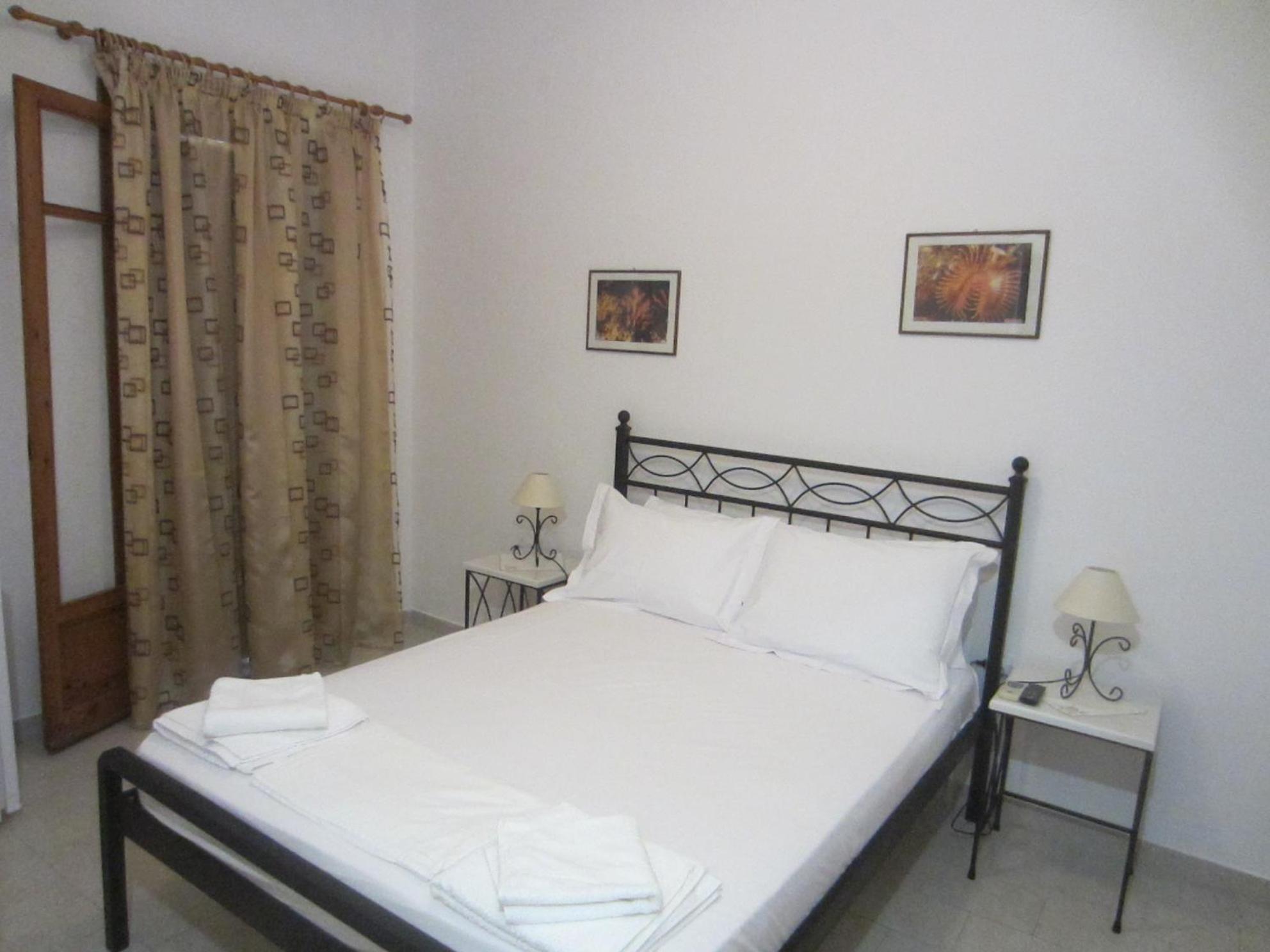 Katerina Apartments Triovasalos Екстер'єр фото