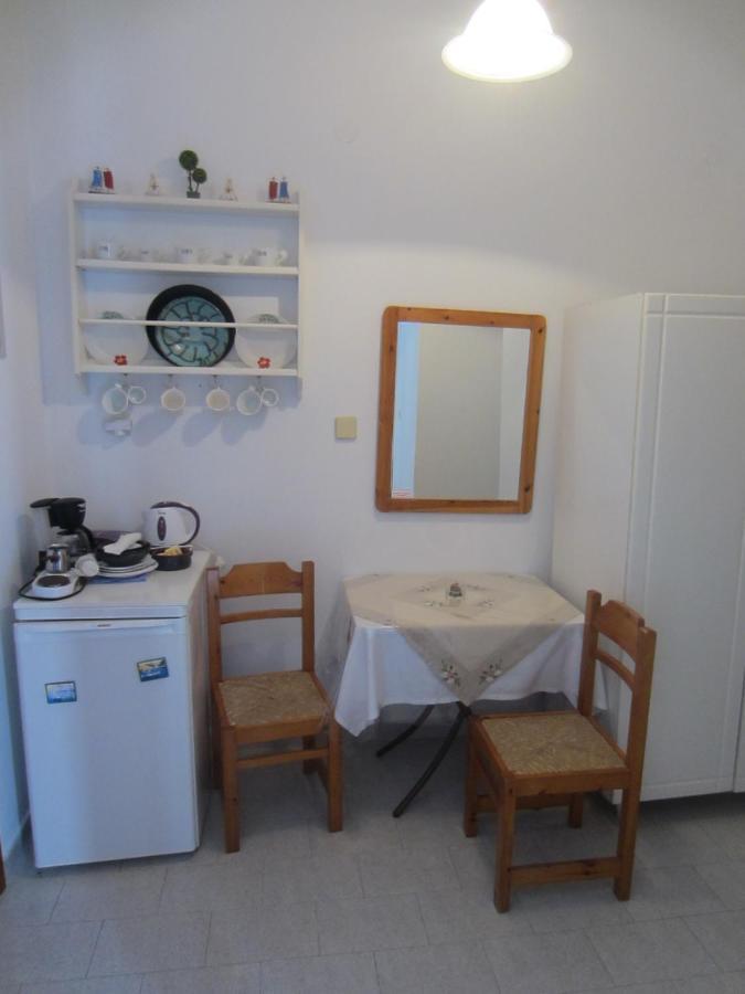 Katerina Apartments Triovasalos Екстер'єр фото