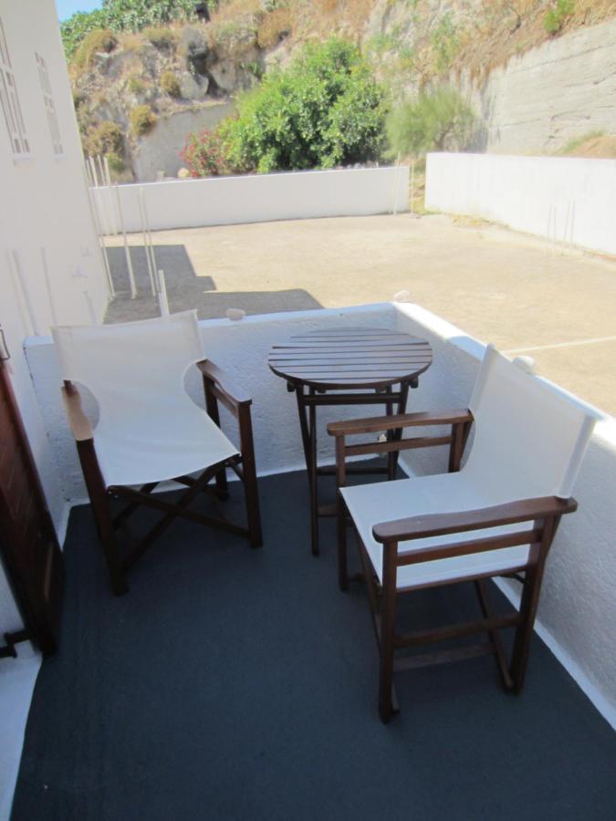 Katerina Apartments Triovasalos Екстер'єр фото