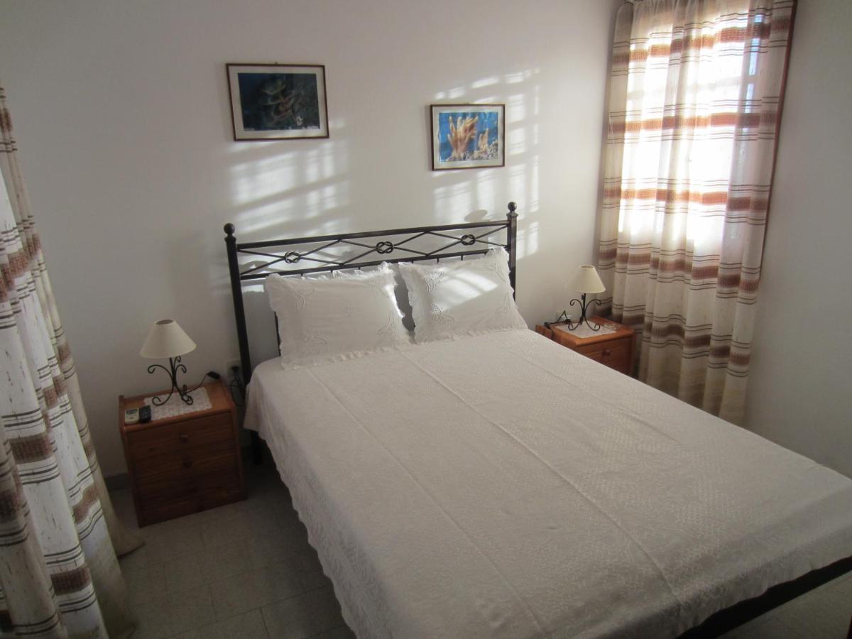 Katerina Apartments Triovasalos Екстер'єр фото