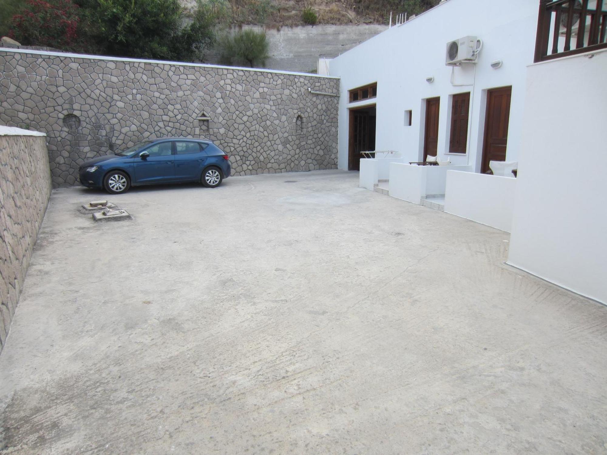 Katerina Apartments Triovasalos Екстер'єр фото