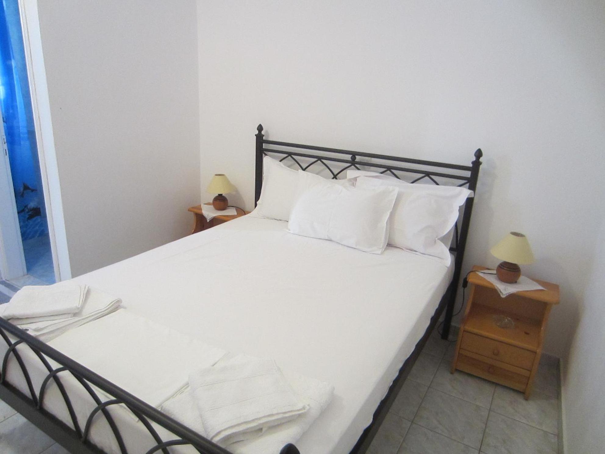 Katerina Apartments Triovasalos Екстер'єр фото