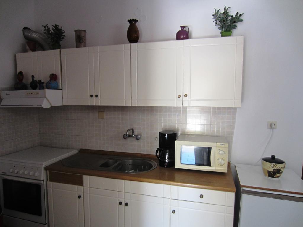 Katerina Apartments Triovasalos Екстер'єр фото