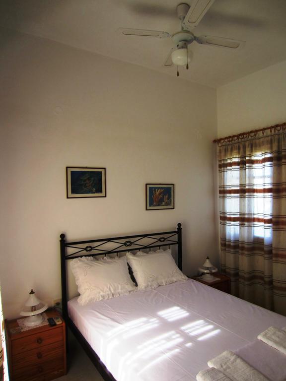 Katerina Apartments Triovasalos Екстер'єр фото