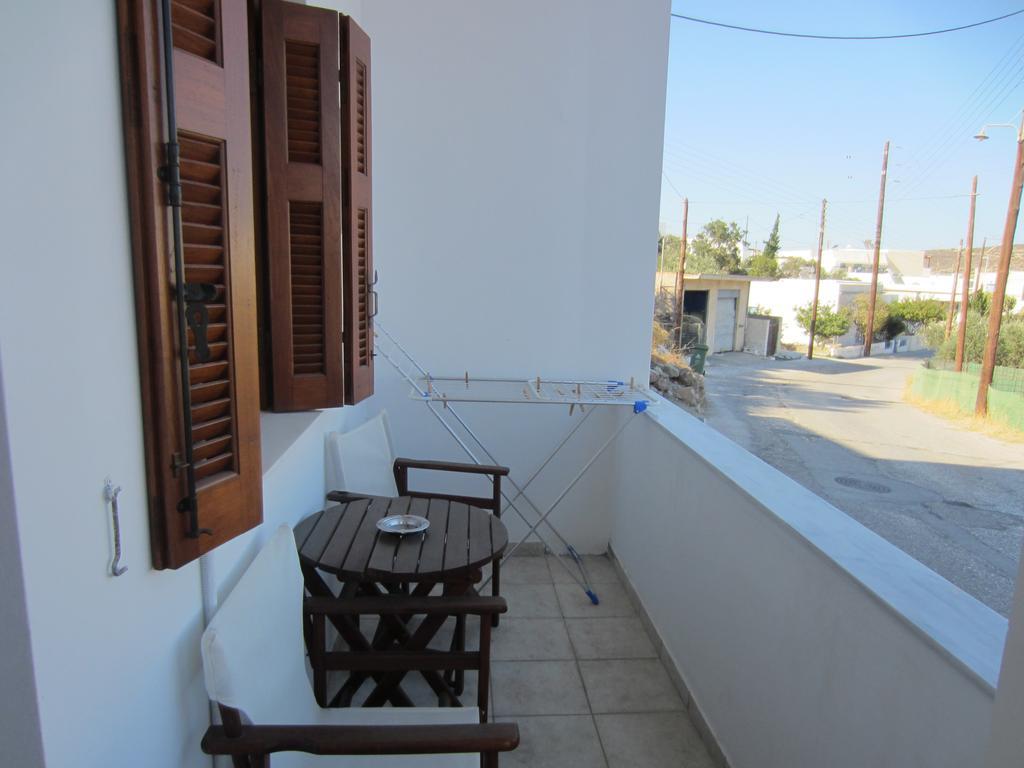 Katerina Apartments Triovasalos Екстер'єр фото