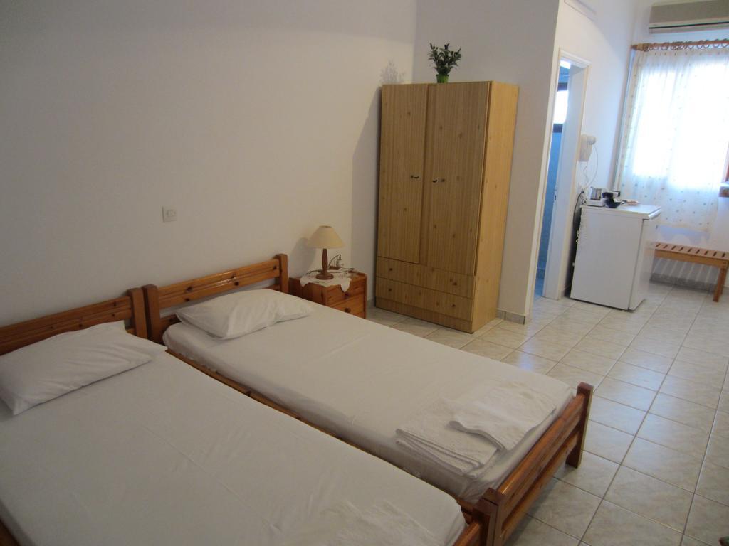 Katerina Apartments Triovasalos Екстер'єр фото