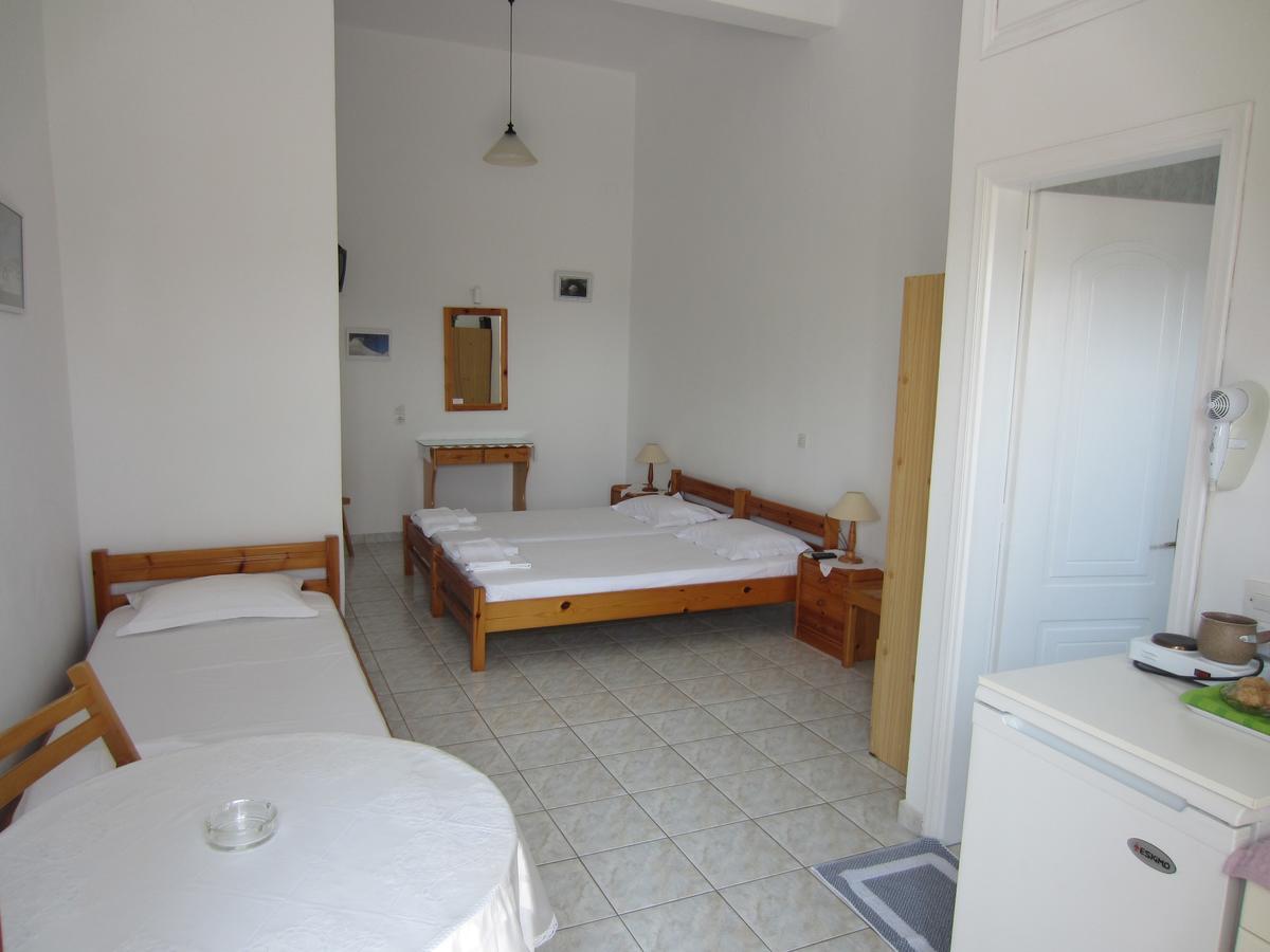 Katerina Apartments Triovasalos Екстер'єр фото